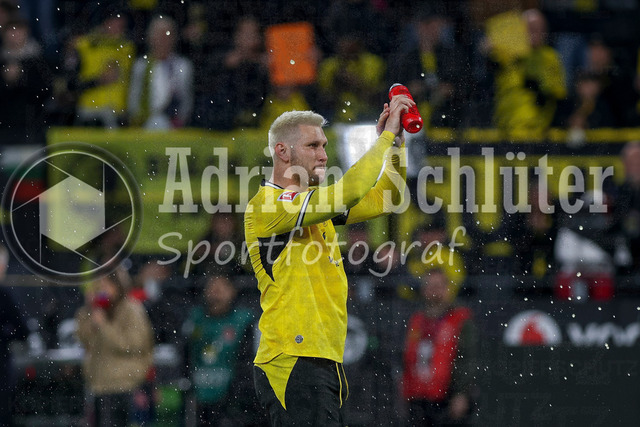 08.05.2026, GER, Fussball, Herren, 1. BL, Saison 2025/2026, Borussia Dortmund - Eintracht Frankfurt | Niklas Süle (BVB) verabschiedet sich
