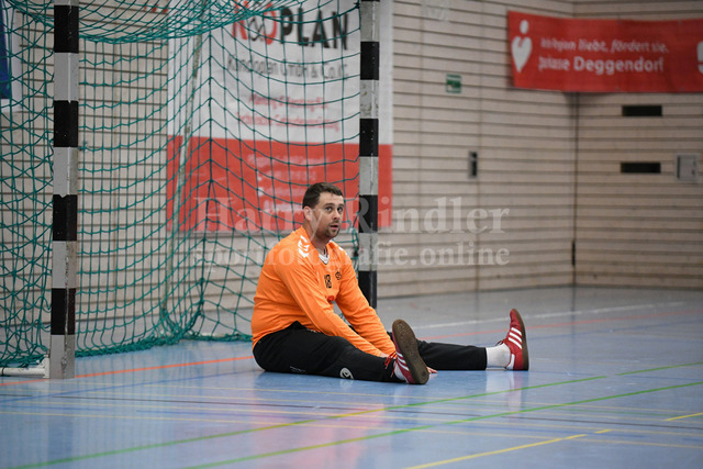 HC Deggendorf :  TSV Rottenburg  | Denis Detlaf  (HC Deggendorf  #18) - Realisiert mit Pictrs.com