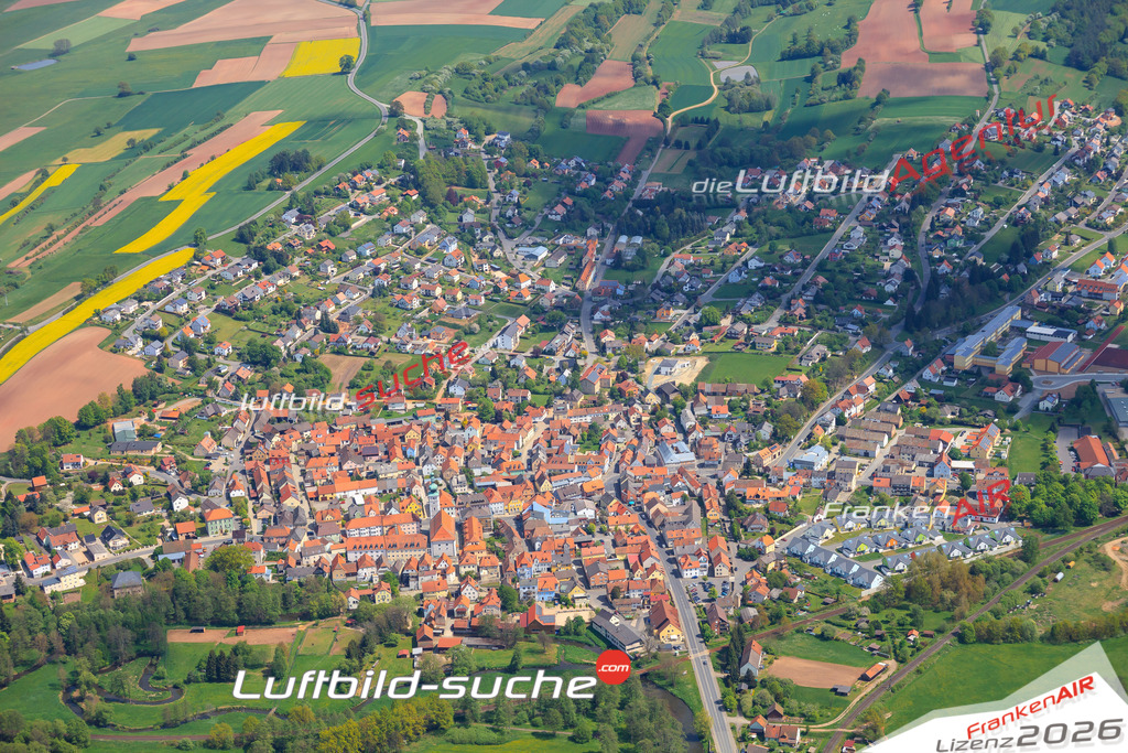 Die Luftaufnahme der Stadt Pressath wurde vom UL-Flugzeug heraus erstellt ( keine Drohne )- hohe Auflösung für beste Qualität