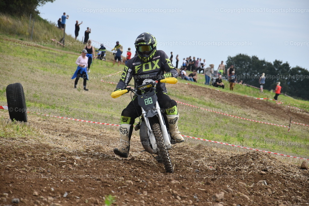 DSC_0848 | Sportfotografie , Motorsport, Motoross, Reitsport, Mointainbike, Enduro,
Landschaft , Outdoor, Eventfotografie, Landschaft, Bilder online bestellen - Realisiert mit Pictrs.com