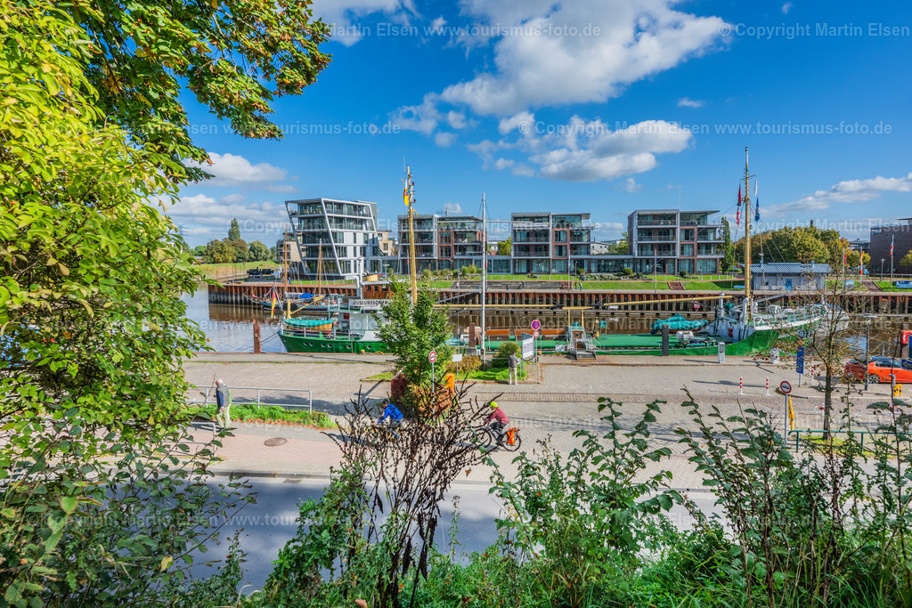 Stade Hafencity Herbst_ELS_7941041026 | Fotos aus den Touristenorten aus Norddeutschland. - Realisiert mit Pictrs.com