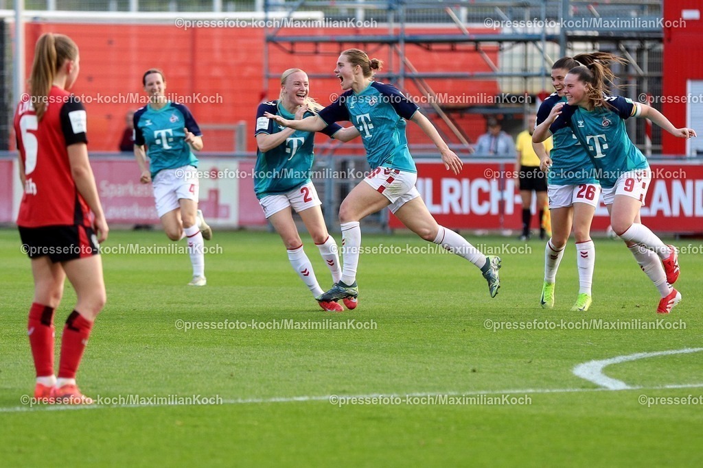 xssc14042501013 | 14.04.2025, xsscx, Frauen Fußball, Bayer 04 Leverkusen - 1. FC Köln, 1. Fußball Bundesliga, Ulrich-Haberland-Stadion, Saison 2024 2025: Anna Gerhardt (1. FC Köln 21) mit Torschützing Taylor Marie Ziemer (1. FC Köln 18) und Martyna Wiankowska (1. FC Köln 26), Adriana Achcinska (1. FC Köln 9) jubelnd nach dem Tor zum 0:1 DFB regulations prohibit any use of photographs as image sequences and or quasi-video.