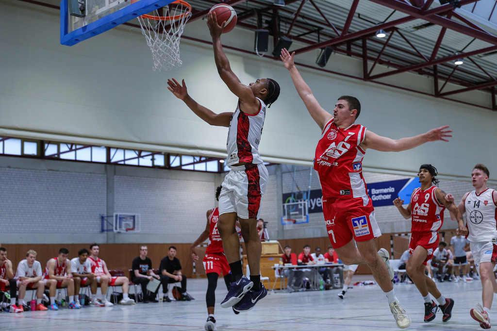 Regio Test BAYER GIANTS vs BSV Münsterland Baskets Wulfen-81 | Fotos von Basketballspielen aus dem Raum NRW fotografiert von Gero Mueller-Laschet und Daniel Schaefer - Realisiert mit Pictrs.com