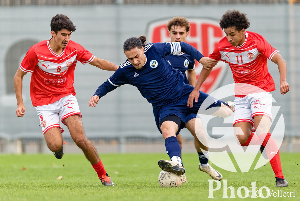2e ligue - CS Chênois 2 - Etoile Carouge FC 2 |  durant le match de 2e ligue entre CS Chênois 2 et Etoile Carouge FC 2 au Stade des Trois-Chêne à Chêne-Bourg, Switzerland