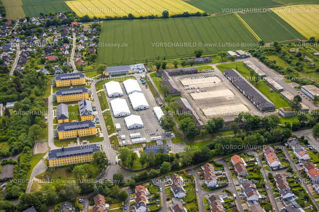 Soest220600529 | Luftbild, ehemalige Kanaal van Wessem Kaserne, Wohnanlage und Flüchtlingsunterkunft, Soest, Soester Boerde, Nordrhein-Westfalen, Deutschland