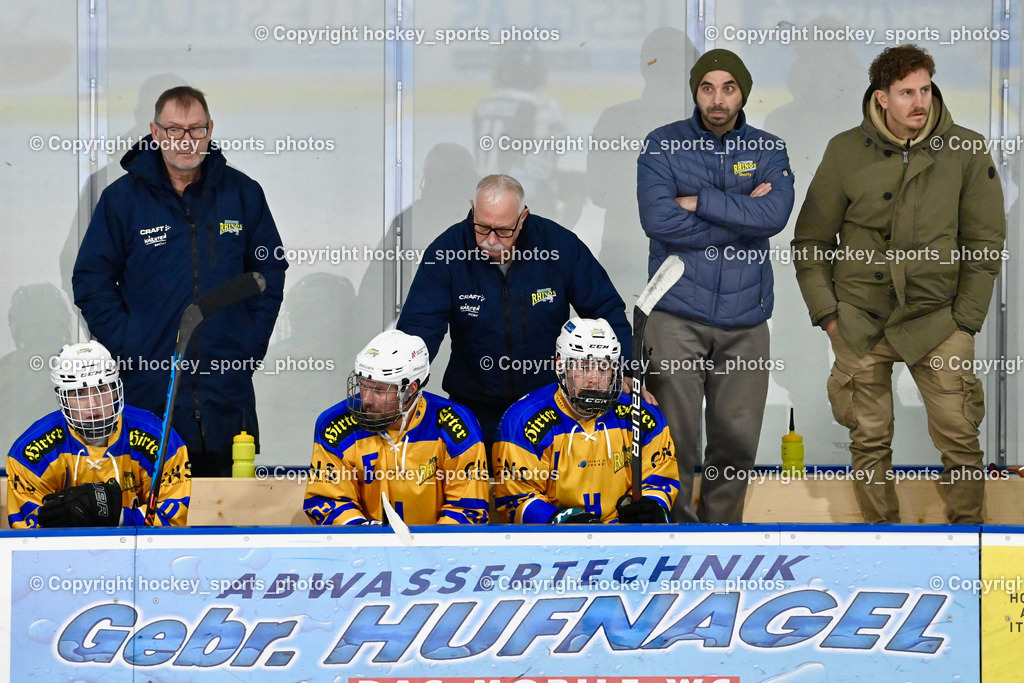 ESC Steindorf vs. EHC Althofen | Obmann EHC Althofen Karl WEITENSFELDER, Equipment Manager EHC Althofen Jürgen Kurz, Isopp Maximilian, Spielerbank EHC Althofen, ESC Steindorf vs. EHC Althofen, ESC Steindorf vs. EHC Alhofen am 03.03.2024 in Steindorf (Ossiachersee Halle), Austria, (Photo by Bernd Stefan)