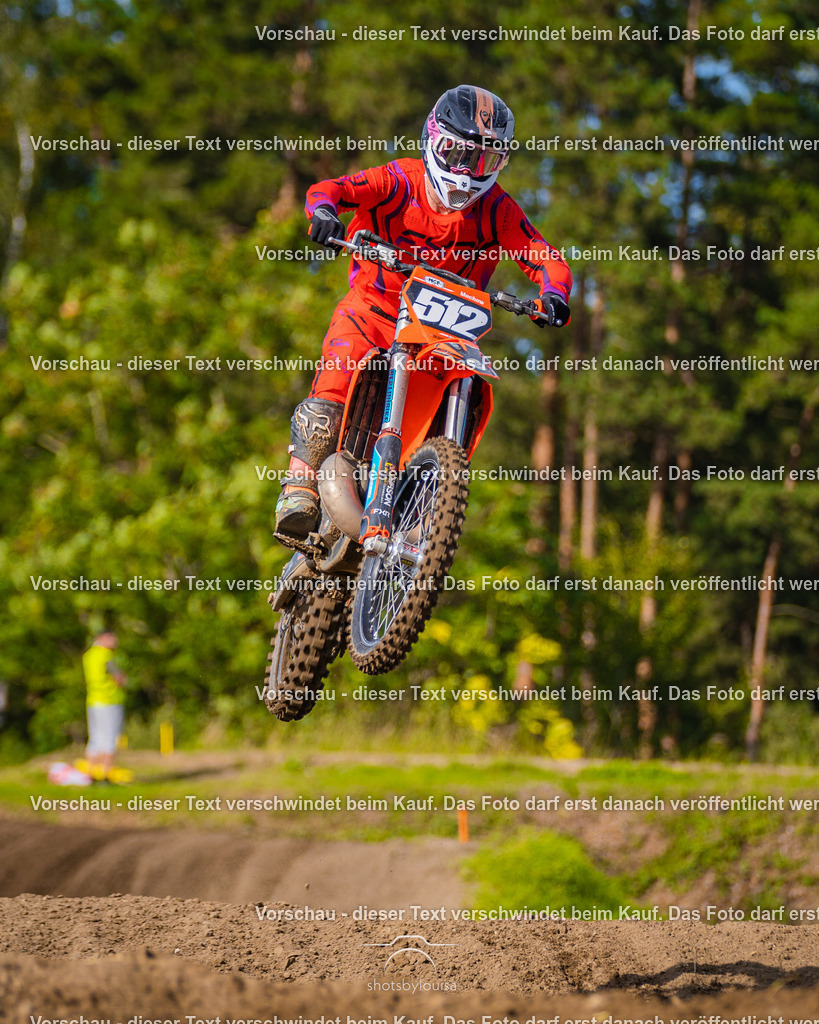 09_21_LM_Schenkenhorst-8276 | Sportfotografin aus Berlin-Brandenburg mit Fokus auf Motocross. Ich halte deine sportliche Leistung und echte Emotionen auf und neben der Strecke professionell fest. Entdecke die Fotos von deinem Rennen und bestelle sie direkt hier im Shop.