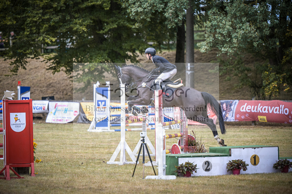 DOS_0455 | Entdecke hochwertige Reitturnierfotos von Foto Oger. Professionell, emotional und authentisch – jetzt Lieblingsmomente im Shop bestellen.Deutschlandweite Turnierfotografie. - Realisiert mit Pictrs.com