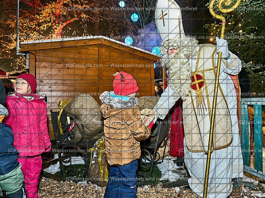 ALP4873_Wieselburger Advent_NikolausAbend | (C)FotoLois.com, Alois Spandl, WIESELBURGER ADVENT, der Nikolaus kommt zu den Kindern und bringt Geschenke, Fr 8. Dez. 2023.