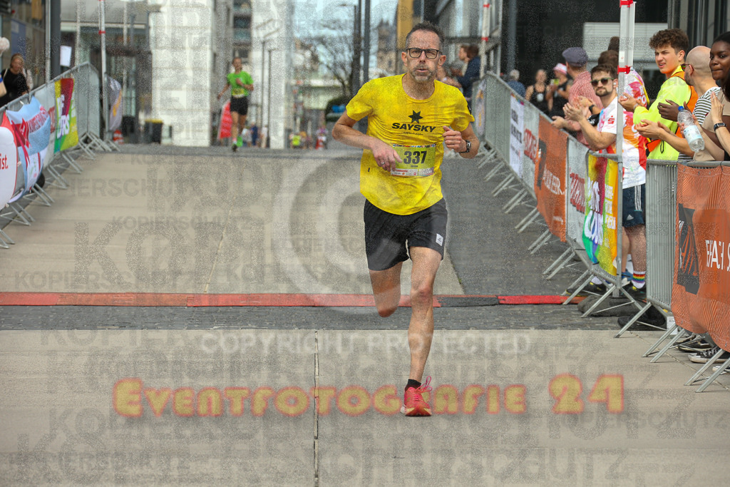250920_1320_EX1_4094 | Sportfotografie im Rhein-Sieg Kreis, Köln, Bonn, NRW, Rheinland Pfalz, Hessen, etc. Unser Tätigkeitsfeld umfasst den Laufsport vom Volkslauf über den Marathon, Duathlon, Triathon bis zum Ultralauf wie Kölnpfad Ultra oder Schindertrail.