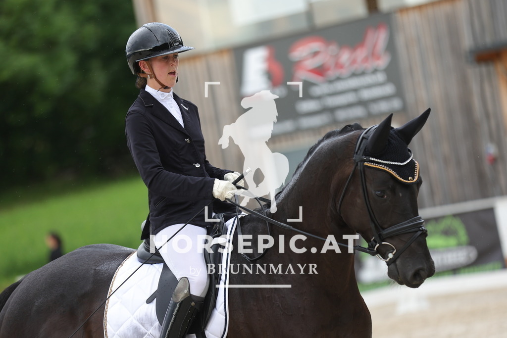 0P6A8682 | Willkommen bei Brunnmayr - Design & Fotografie – Ihrem Spezialisten für Reitturniere und Pferdeveranstaltungen in Oberösterreich, Salzburg und Bayern! Seit über 17 Jahren sind wir leidenschaftlich dabei.