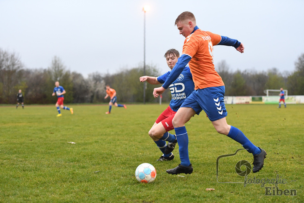 TuS Ofen-1.FC Nordenham | Herren Kreispokal; TuS Ofen (orange)-1.FC Nordenham (blau) am 12.04.2023; in Ofen (), Photo: Philip Eiben 2023 - Realisiert mit Pictrs.com