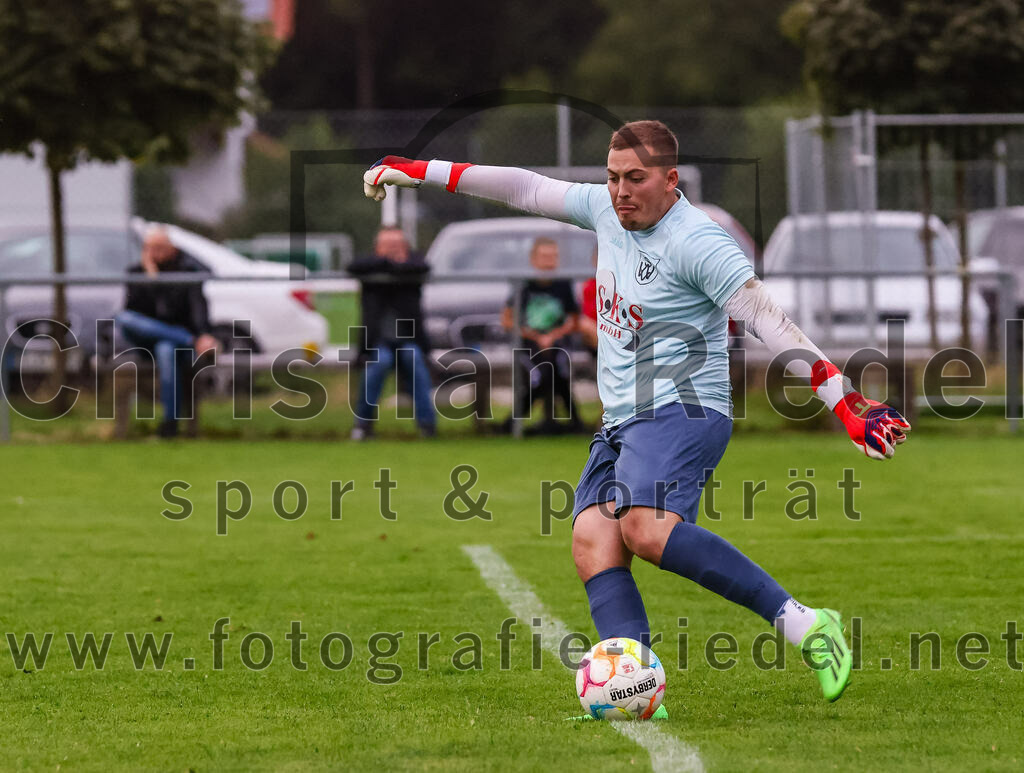 2023-08-04_084_SV_Walpertskirchen_gegen_FC_Finsing | Walpertskirchen, Deutschland, 04.08.2023:
Fußball, Kreisliga 2023 / 2024, 2. Spieltag, SV Walpertskirchen gegen FC Finsing, Endergebnis: 3:3

Torwart Stefan Gröppmaier (SV Walpertskirchen, #1)

Foto: Christian Riedel / fotografie-riedel.net