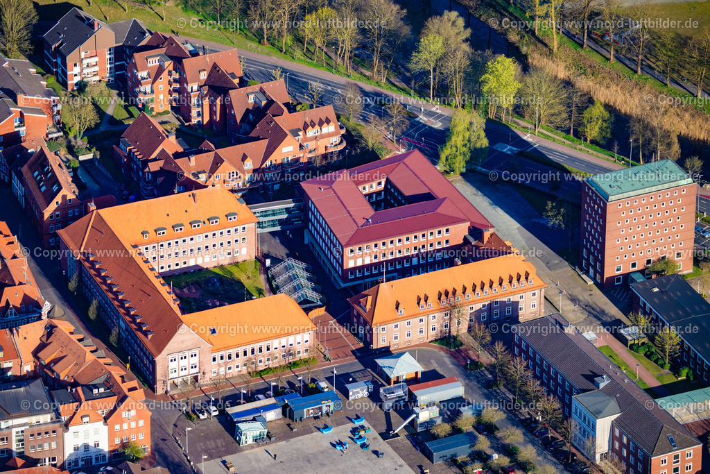 Stade_Altstadt_Landkreis_Gebäude_ELS_4597060425 | STADE 06.04.2025 Verwaltungsgebäude der staatlichen Behörde Landkreis Stade in Stade im Bundesland Niedersachsen, Deutschland. // Administrative building of the State Authority Landkreis Stade in Stade in the state Lower Saxony, Germany. Foto: Martin Elsen