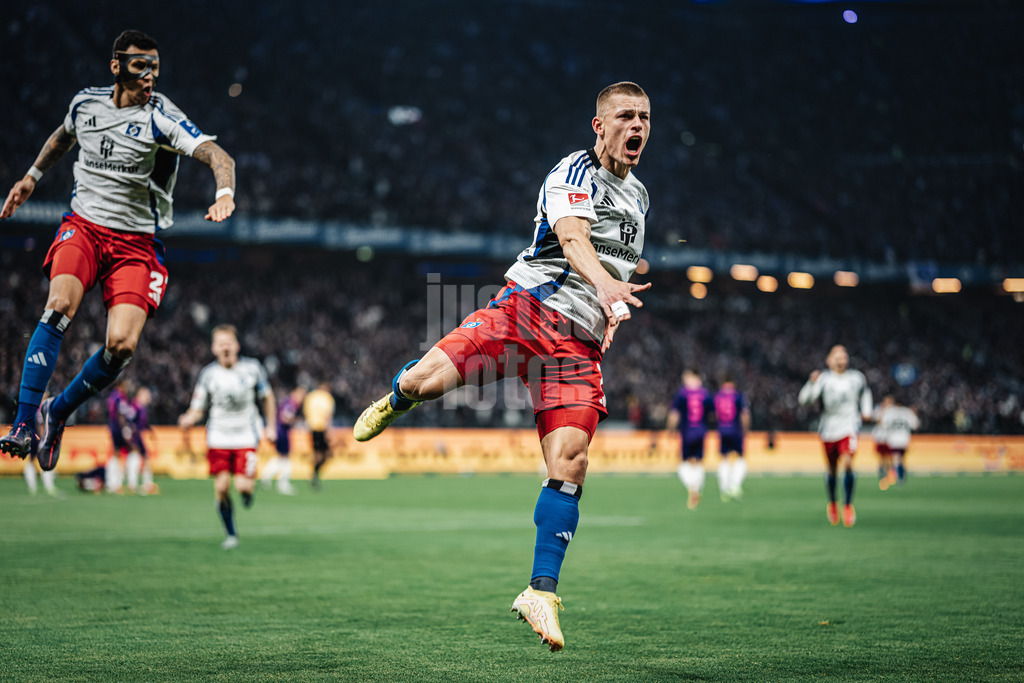 Fußball | Männer | Saison 2024/2025 | 2. Fußball-Bundesliga | 25. Spieltag | Hamburger SV vs. Fortuna Düsseldorf | 08.03.2025 | Miro Muheim (#28, HSV) jubelt nach seinem Tor