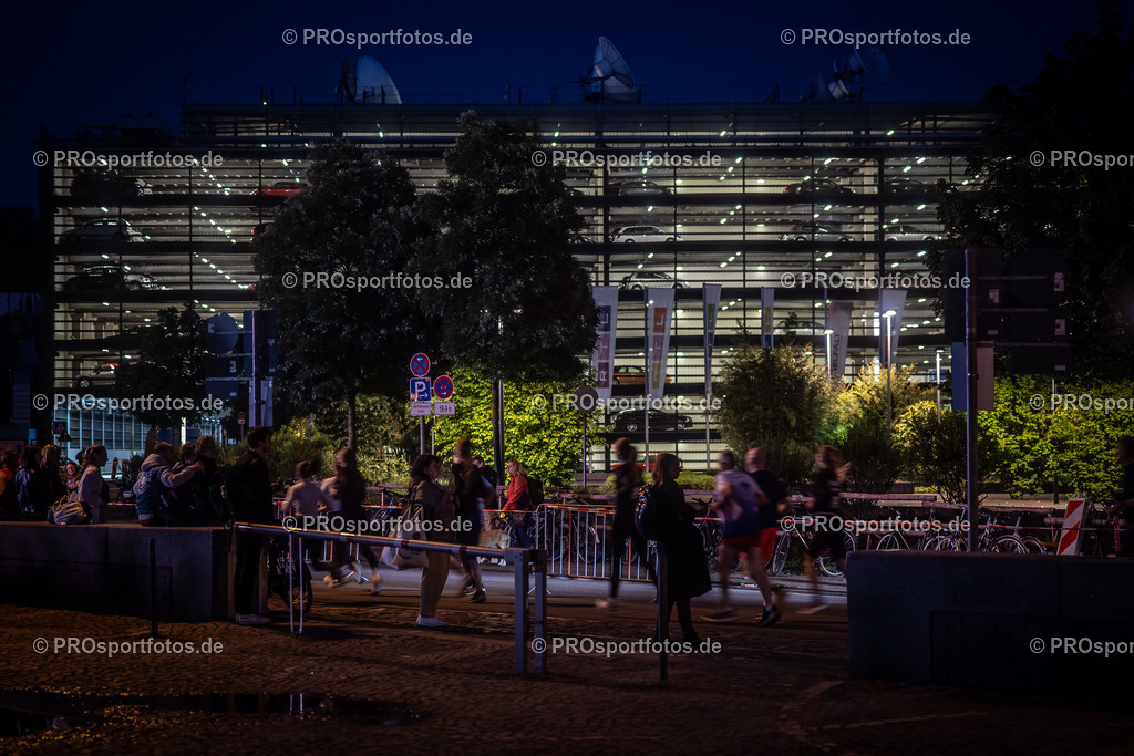21. ASV Nachtlauf; Koeln, 08.05.24 | Impressionen vom 21. ASV Nachtlauf am 08.05.24 am Tanzbrunnen in Koeln. Foto: BEAUTIFUL SPORTS/Axel Kohring
