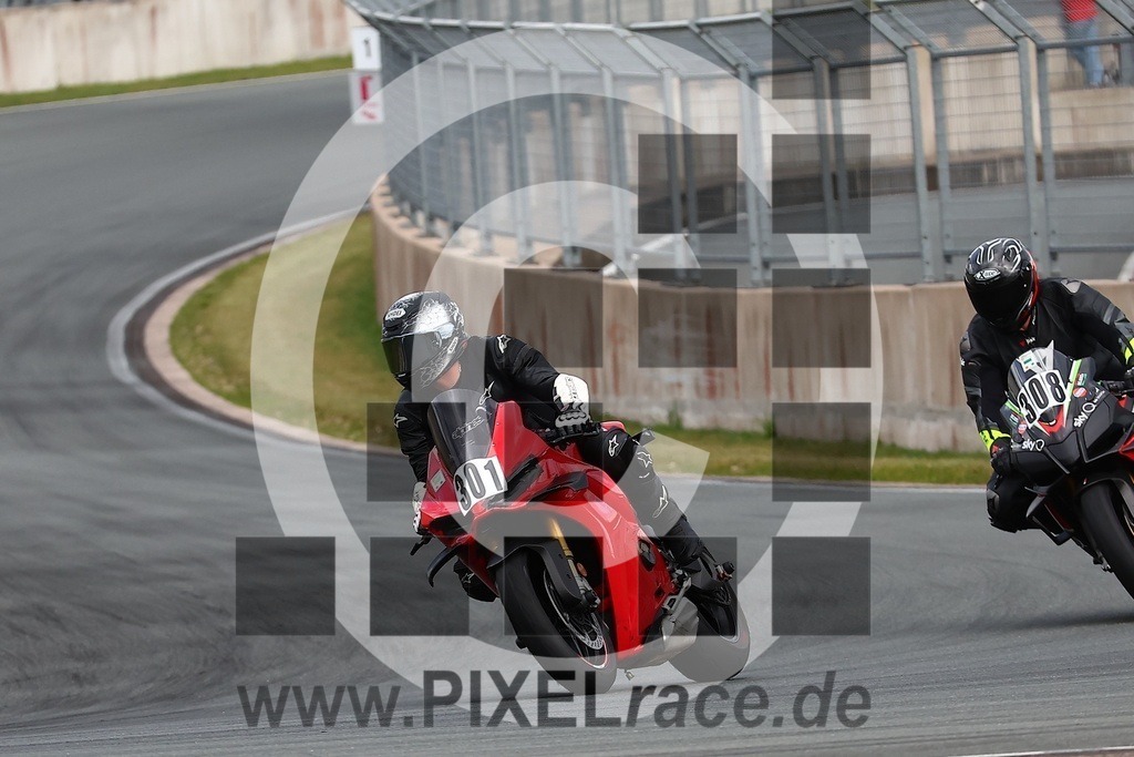0301-20260907_00231 | Schöne Erinnerungen an spannende Momente - das festzuhalten ist unser Job. PIXELrace.de ist seit 2003 auf den Rennstrecken Europas unterwegs um die Action draußen beim Fahren und die wunderbare Stimmung imm Fahrerlager für euch einzufangen.