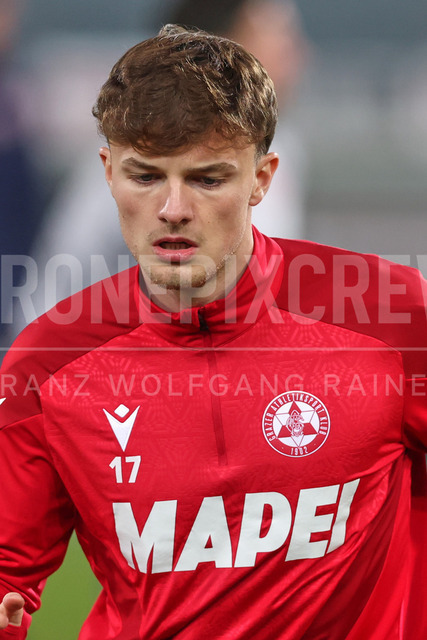 Austrian Bundesliga: Grazer AK 1902 vs LASK | GRAZ, AUSTRIA, 13.DEC.25 - SOCCER - ADMIRAL Bundesliga, Grazer AK 1902 vs LASK. The image shows Thomas Schiestl (GAK).