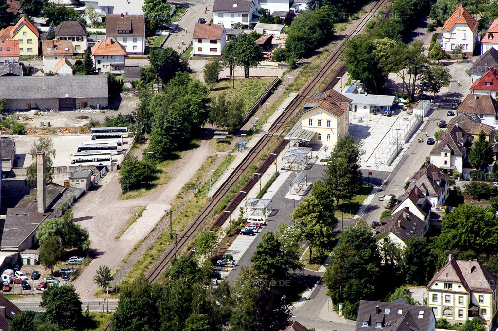 Luftbild: Bahnhof von Osten in Kandel im Bundesland Rheinland-Pfalz in Deutschland. Foto: IMG_2915.jpg vom 18.06.2006 durch Werner Riehm/FLY-FOTO.de