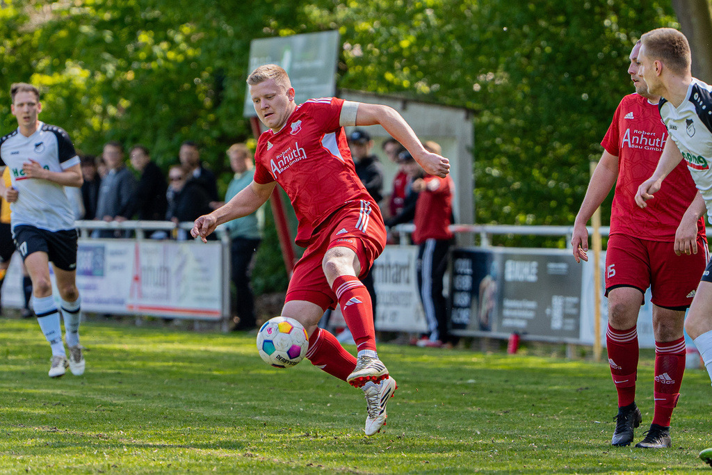 Fußball I Herren I Saison 2025-2026 I Kreisliga VEC I 24. Spieltag I 1. FC Varenesch - SC SW Bakum I 11975 | jns.sportfotos - Realisiert mit Pictrs.com