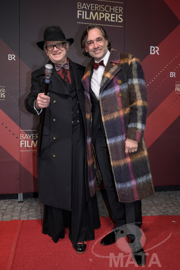 _DWI4883 | Hannes Hellmann und Branko Buchberger bei der Verleihung des 47. Bayerischen Filmpreises 2026  im Prinzregententheater. München, Deutschland. Der Bayerische Filmpreis wird seit 1979 von der Bayerischen Staatsregierung verliehen, um die Bedeutung des Kinofilms als Kulturgut herauszustellen - Realisiert mit Pictrs.com