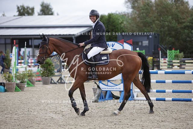 1J2A1180Jordi Sander_ Naomi 492_ Kn771_ Havekost | Foto- und Videografie für alles rund ums Pferd. Hochwertige Bilder und Videos vom Spring- und Dressurreiten, Voltigieren & mehr. Jetzt aktuelle Veranstaltungen und Preise im Shop ansehen. - Realisiert mit Pictrs.com