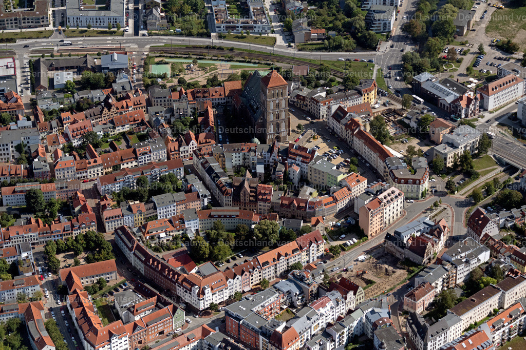 4062049 | ROSTOCK 08.09.2021 Stadtansicht des Innenstadtbereiches in Rostock an der Ostseeküste im Bundesland Mecklenburg-Vorpommern, Deutschland. // City view on down town in Rostock at the baltic coast in the state Mecklenburg - Western Pomerania, Germany. Foto: Gerhard Launer