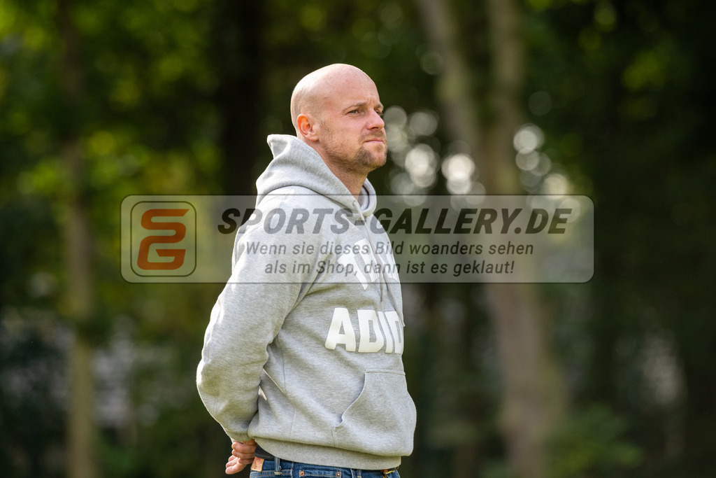 SFE_20230923_0002 | Hockey 1. Bundesliga Herren Rot-Weiss - Berliner HC am 23.09.2023 in Köln (KTHC Stadion Rot-Weiss Köln Tennis and Hockey Club), Photo: Stephan Fehrmann 2023 (Sports-Gallery),Dominik Gieskes ( Co-Trainer Rot-Weiss Köln)