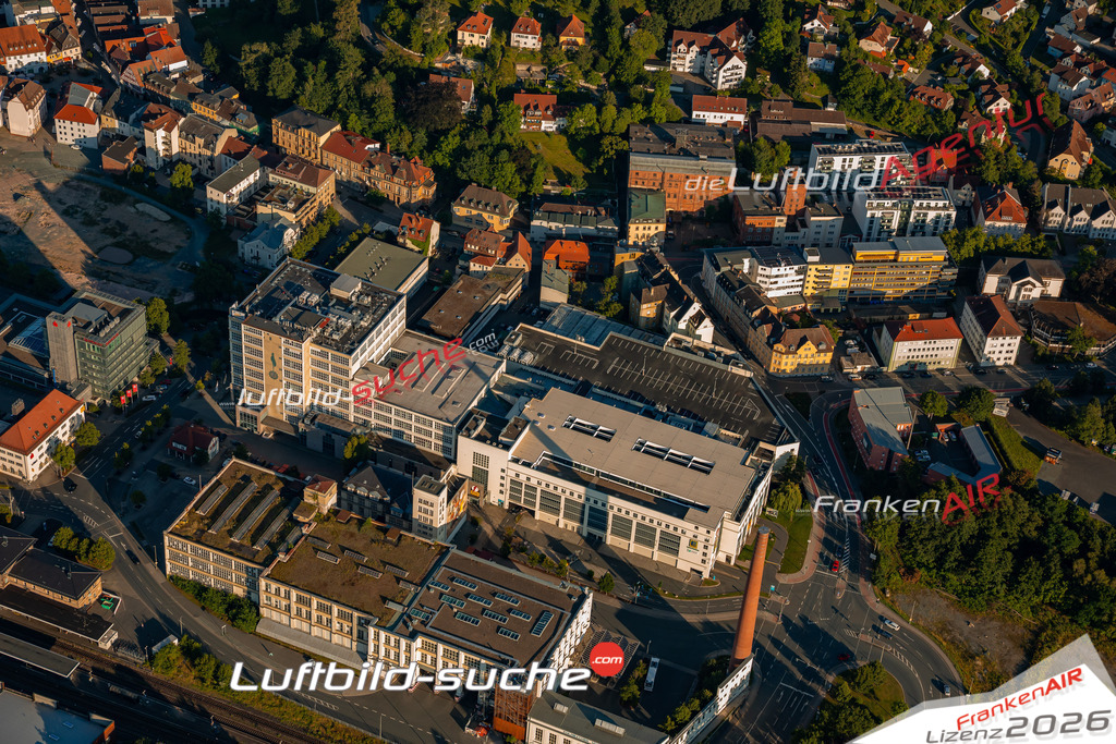 Das Luftbild zeigt :  Kulmbach - Die Luftaufnahme wurde 2024 vom UL-Flugzeug aus erstellt ( keine Drohne ) - Hochauflösende Luftaufnahme - Für grossformatige Ausdrucke geeignet. Die Geschenkidee !Mit Lizenz und Bildrechte bestellbar