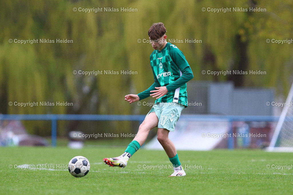 NH_FCStPauliU17_SVWerderBremenU17_U17DFBNachwuchsliga_09042025 | #17 Joel Elias Meibohm (SV Werder Bremen U17)Fußball I Junioren I U17 DFB-Nachwuchsliga I Saison 2024-2025 I Hauptrunde Liga B, Gruppe A, 8. Spieltag I FC St. Pauli U17 - SV Werder Bremen U17 I 09.04.2025 I Sportplatz Königskinderweg