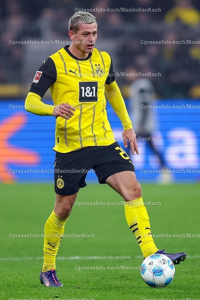 BVB10012502305 | 10.01.2025, Fußball, Borussia Dortmund - Bayer 04 Leverkusen, 1. Fußball Bundesliga, 16. Spieltag, Signal Iduna Park, Saison 2024 2025: Julian Ryerson (BVB #26)DFB regulations prohibit any use of photographs as image sequences and or quasi-video.