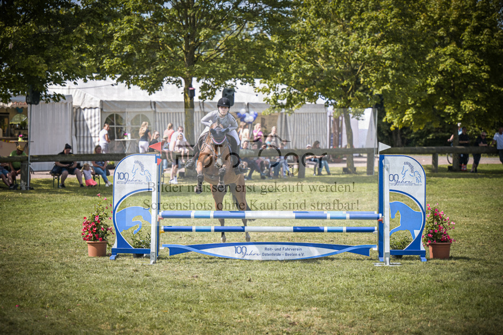 DOS_6339 | Entdecke hochwertige Reitturnierfotos von Foto Oger. Professionell, emotional und authentisch – jetzt Lieblingsmomente im Shop bestellen.Deutschlandweite Turnierfotografie. - Realisiert mit Pictrs.com