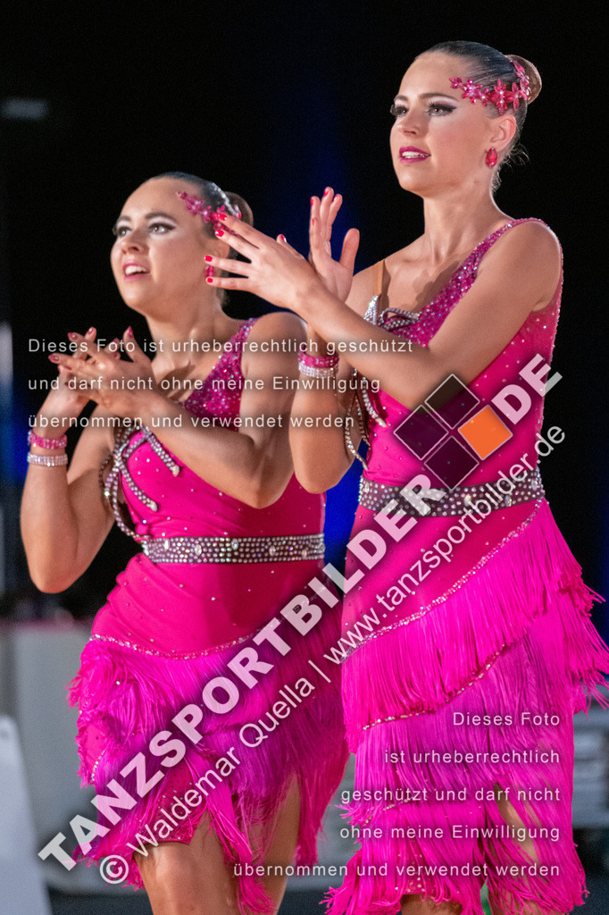 20250504-00220 | Hier finden Sie Tanz Bilder vom Latein und Standard Formationen tanzen. Sportbilder vom Tanzsport. Schöne Fotos und von Weltmeisterschaft, Europameisterschaft, Bundesliga, Regionalliga, Oberliga und Landesliga sowie von GOC Stuttgart, DanceComp, WM Bremen