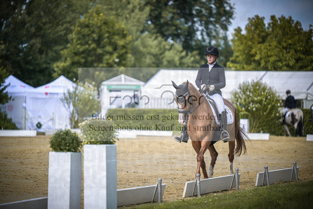 DOS_5235 | Entdecke hochwertige Reitturnierfotos von Foto Oger. Professionell, emotional und authentisch – jetzt Lieblingsmomente im Shop bestellen.Deutschlandweite Turnierfotografie. - Realisiert mit Pictrs.com