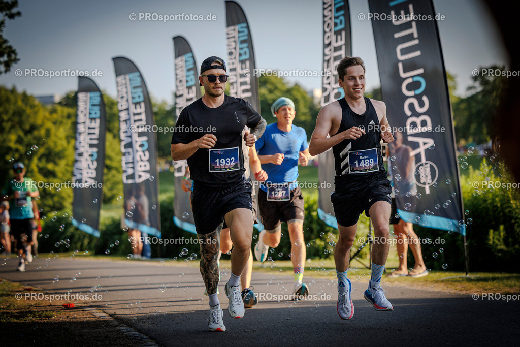 Sparda-Bank Nachtlauf Bonn; Bonn, 18.06.2025 | Impressionen vom Sparda-Bank Nachtlauf Bonn am 18.06.2025 in Bonn (Nordrhein-Westfalen). 
