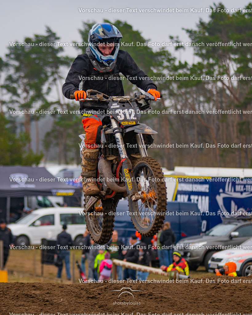 20260412_MCCBensdorf-1423 | Sportfotografin aus Berlin-Brandenburg mit Fokus auf Motocross. Ich halte deine sportliche Leistung und echte Emotionen auf und neben der Strecke professionell fest. Entdecke die Fotos von deinem Rennen und bestelle sie direkt hier im Shop.