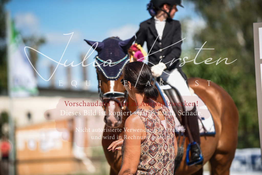 DSC_9729 | Pferde- und Turnierfotografie in Westsachsen. Pferdeportraits, Auftragszeichnungen und intuitive Kunst.