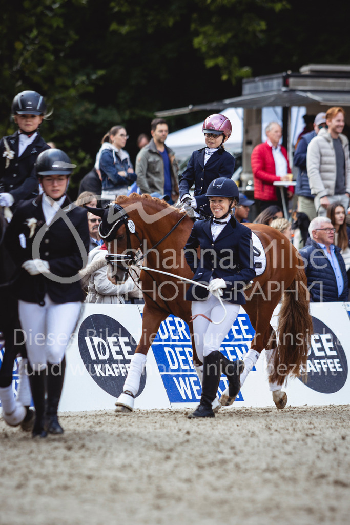 240915_OWLCh_FuehrzuegelWB-620 | Deine schönsten Turniermomente als professionelle Fotos! Entdecke hochwertige Pferdesport-Fotografie im Online-Shop. Jetzt Fotos finden & bestellen!