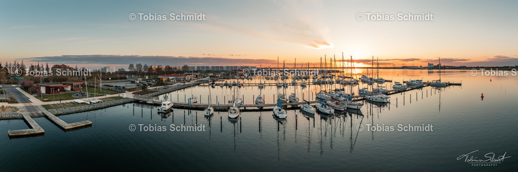 Fehmarn_PANO0021-Pano | Fotoprodukte, Kalender und Wanddeko direkt vom Fotografen auf Fehmarn. Ob Wandbild auf Alu-Dibond, hinter Acrylglas oder auf Leinwand – hier können Sie Ihr Lieblingsbild kaufen. - Realisiert mit Pictrs.com