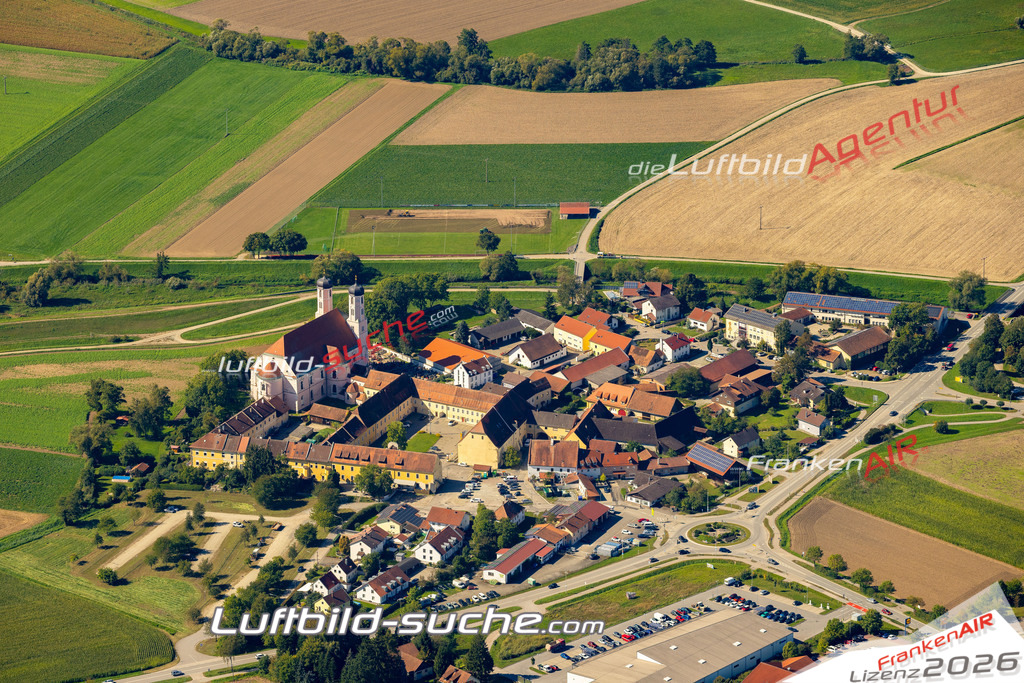 Das Luftbild zeigt : Oberalteich Bogen - Die Luftaufnahme wurde 2023 vom UL-Flugzeug aus erstellt ( keine Drohne ) - Hochauflösende Luftaufnahme - Für grossformatige Ausdrucke geeignet. Die Geschenkidee !Mit Lizenz und Bildrechte bestellbar