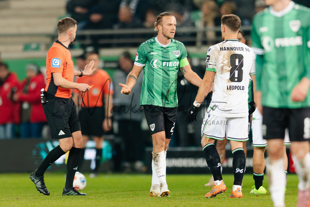 2. Bundesliga, Saison 2025/26, 15. Spieltag: SC Preußen Münster - Hannover 96 | Münster, 05.12.2025: 2. Bundesliga, 15. Spieltag, SC Preußen Münster gegen Hannover 96 im LVM-Preußenstadion in Münster. Foto: sportfotografie.ms | Markus Paletta - Realisiert mit Pictrs.com