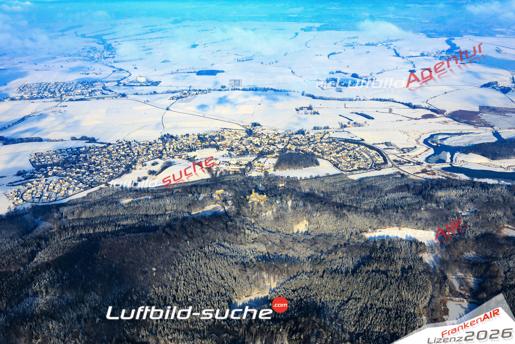Die Luftaufnahme der Stadt Coburg wurde vom UL-Flugzeug heraus erstellt ( keine Drohne )- hohe Auflösung für beste Qualität