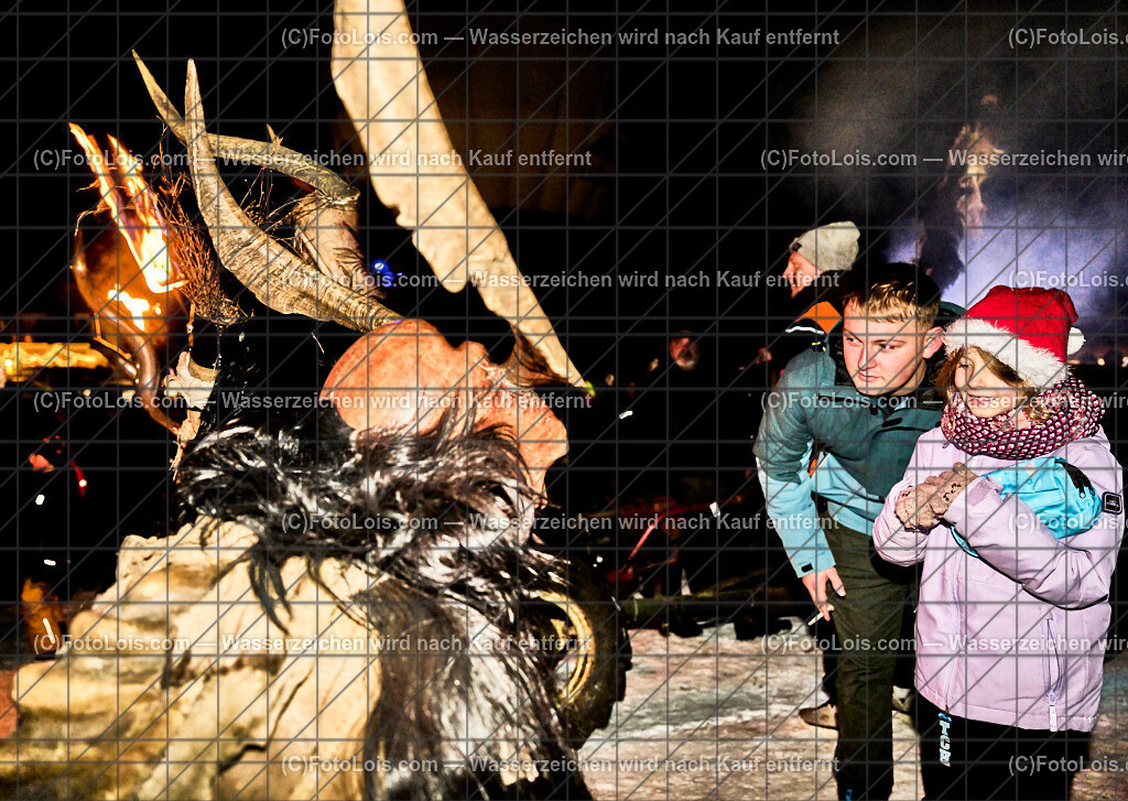 ALP5137_Nacht der Ballone_Gaminger Oetscherteufeln | NACHT DER BALLONE in Lackenhof am Ötscher, Sa 28. Dezember 2024.Mit einer Schauübung der Bergrettung Lackenhof, dem Ballonclub Ötscherland und den Gaminger Ötscherteufeln unter Zusammenarbeit mit der FF Lackenhof, dem Musikverein, dem Pensionistenverband, dem CampingClub, der Schirmbar und Konditorei Czihak, der Fuchswaldhütte und der Pizzeria Venezia, die für die Verköstigung sorgten, sowie der Ötscherliftgesellschaft, der Gemeinde Gaming und dem Ötscher-Tourismusverband.