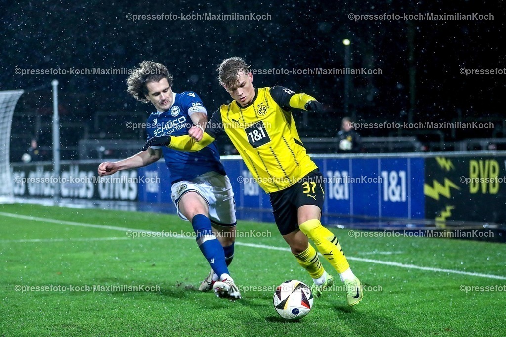 BVBII26012502179 | 26.01.2025, Fußball, 3.Liga, Borussia Dortmund II - Arminia Bielefeld, Stadion Rote Erde, Saison 2024 2025: Cole Campbell (BVBII #37) im Zweikampf gegen Mael Corboz (Arminia #6)DFB regulations prohibit any use of photographs as image sequences and or quasi-video.