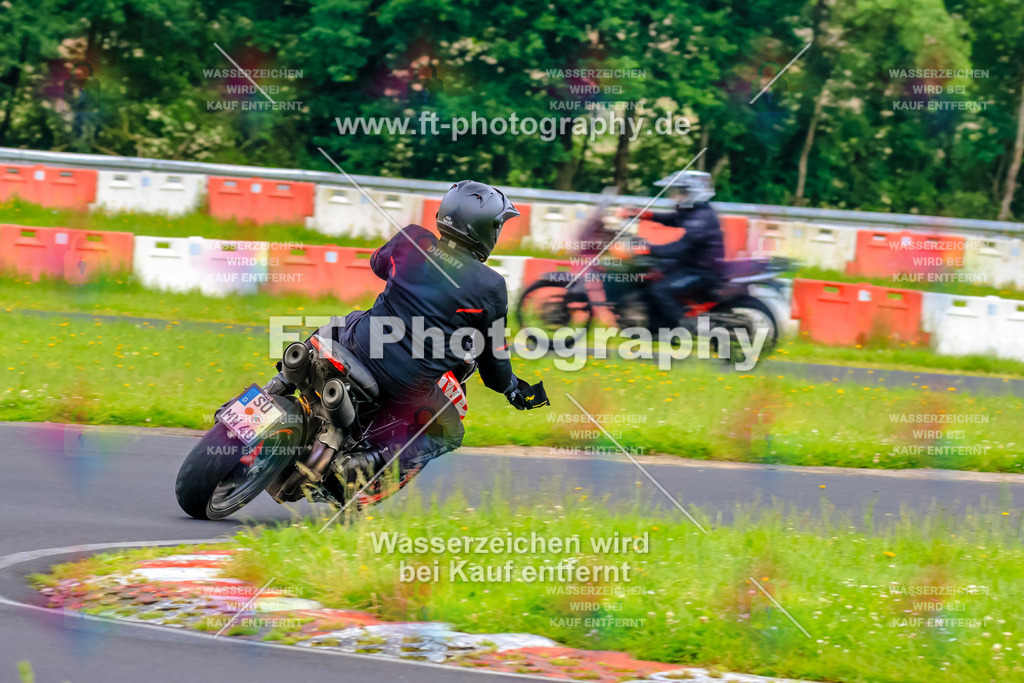 VBK-6735 | Hier findet Ihr Bilder von Touristenfahrten auf der Nürburgring Nordschleife oder von anderen Veranstaltungen die ich besucht habe. Viel Spass beim Durch Schauen 