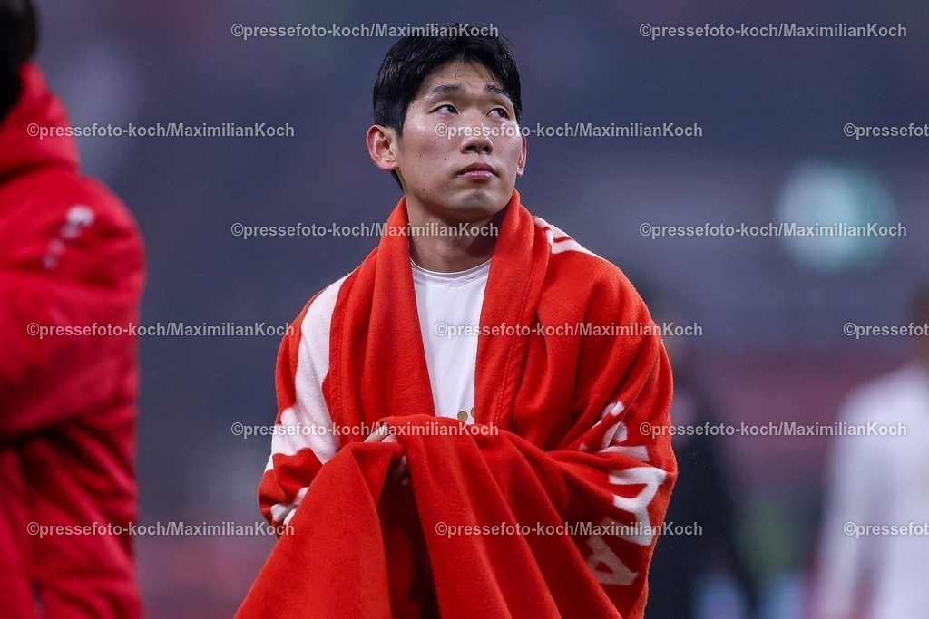 Lev14012502210 | 14.01.2025, Fußball, Bayer 04 Leverkusen - 1. FSV Mainz 05, 1. Fußball Bundesliga, 17. Spieltag, BayArena, Saison 2024 2025: Hyun-seok Hong (Mainz #14)DFB regulations prohibit any use of photographs as image sequences and or quasi-video.