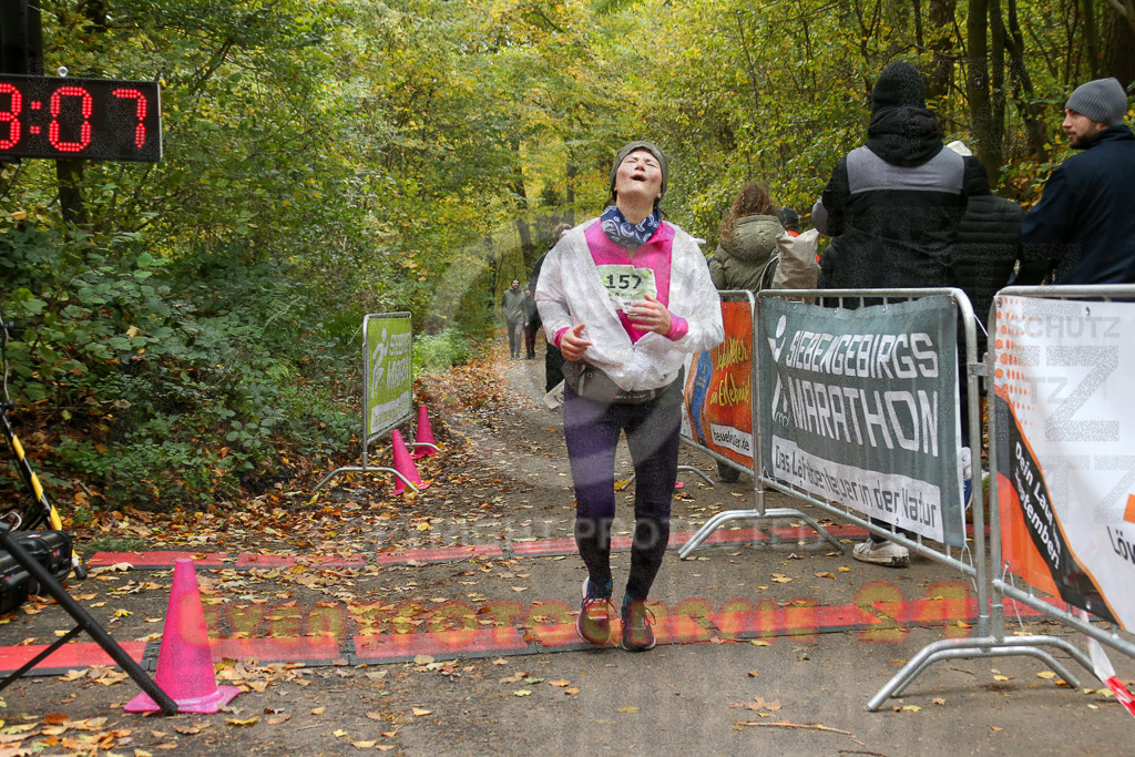 251026_1359_EX1_4082 | Sportfotografie im Rhein-Sieg Kreis, Köln, Bonn, NRW, Rheinland Pfalz, Hessen, etc. Unser Tätigkeitsfeld umfasst den Laufsport vom Volkslauf über den Marathon, Duathlon, Triathon bis zum Ultralauf wie Kölnpfad Ultra oder Schindertrail.