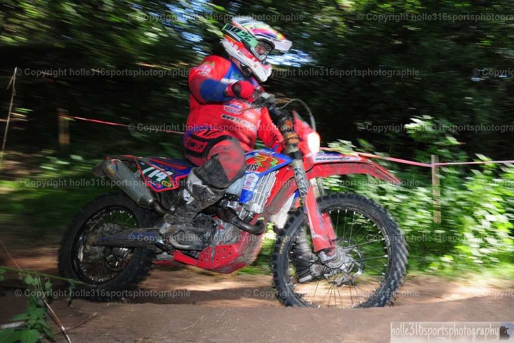 DSC_5585 | Sportfotografie , Motorsport, Motoross, Reitsport, Mointainbike, Enduro,
Landschaft , Outdoor, Eventfotografie, Landschaft, Bilder online bestellen - Realisiert mit Pictrs.com