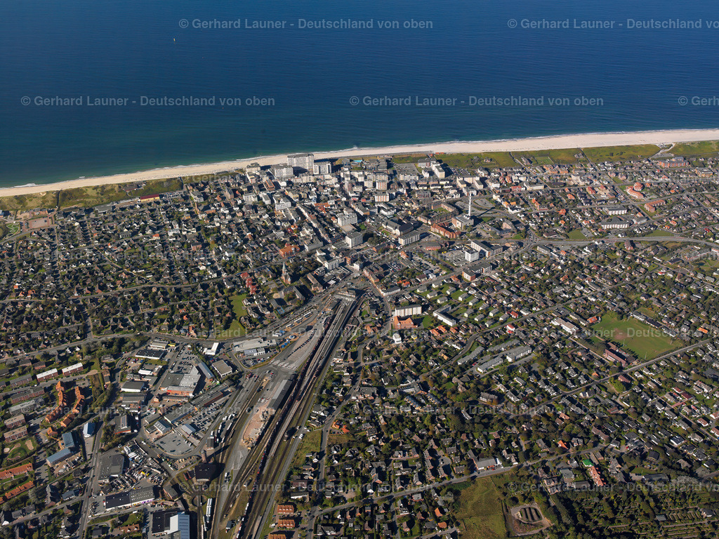 9300083 | Westerland auf Sylt 18.10.2005 Stadtansicht Westerland auf der Insel Sylt / Nordsee. Westerland ist die nördlichste Stadt in Deutschland. Cityscape Westerland on the island of Sylt in Schleswig-Holstein.