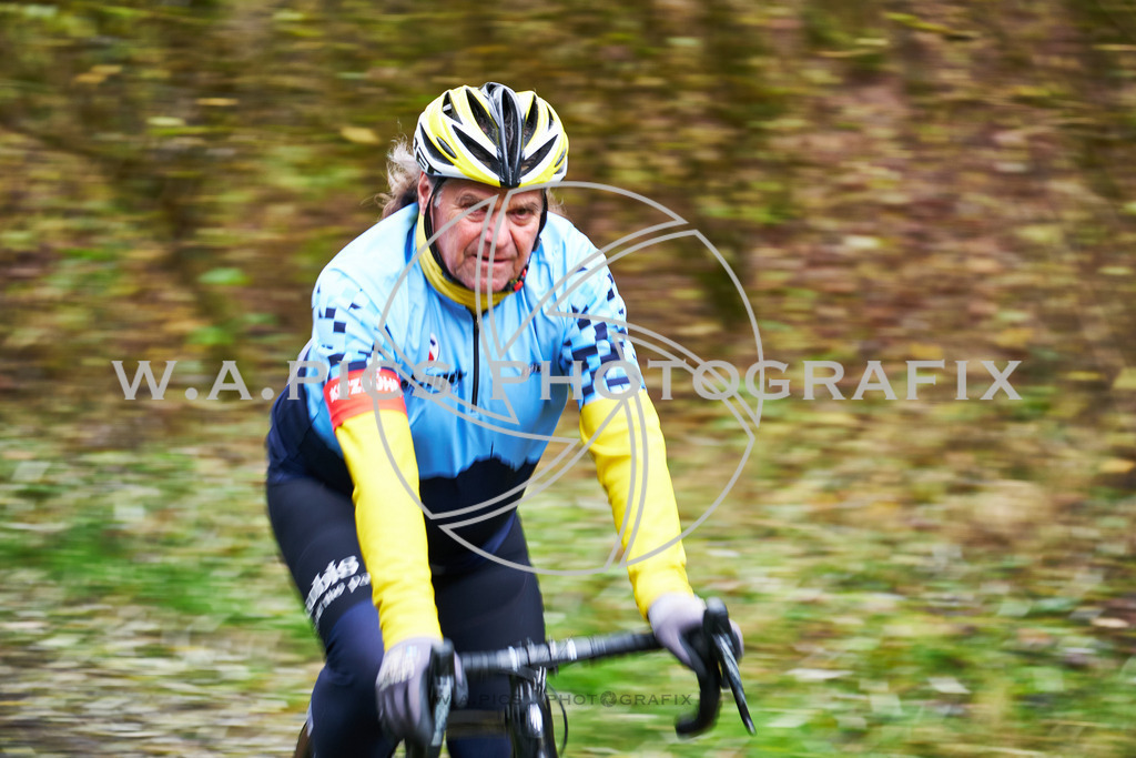..... | AUSTRIA, 24.11.24, 3.Radquerfeldein GP um das Sportzentrum Gunskirchen Image shows: Photo: Wapics / Michael Ring